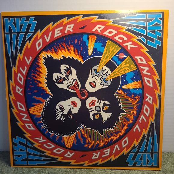 Kiss - Picture 1 of 3